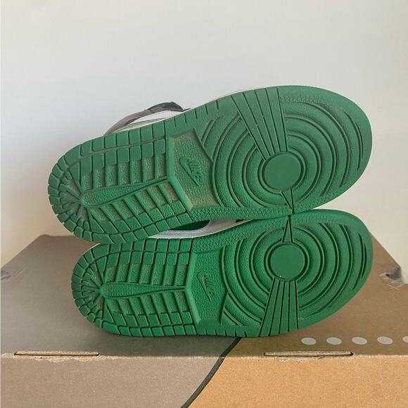 JORDAN 1 MID SE (TD) - WHITE / OXIDIZED GREEN  Nike AIR JORDAN 1 MID Pine Green Kids Sneakers - SZ 10 C